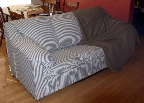 old couch wo cover