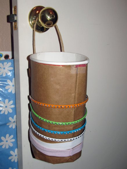 01 hair stuff holder