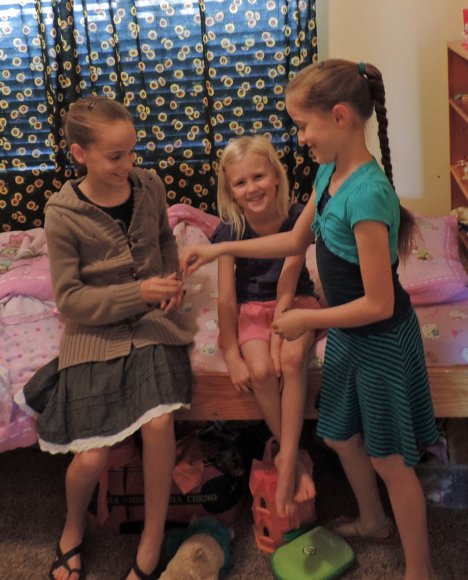 08 karina hannah arianna