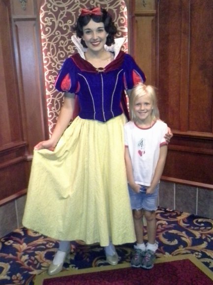 08 26 snow white hannah