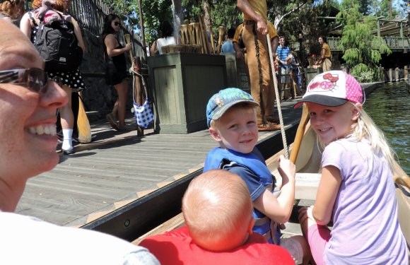 08 17 canoes becca joel benjamin hannah