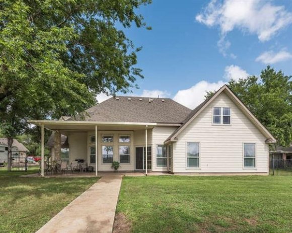 08 house back