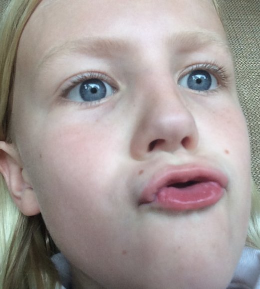 07 selfie hannah2
