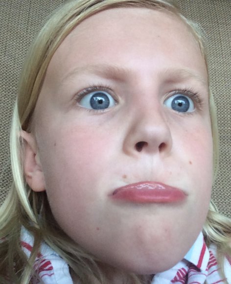 07 selfie hannah3