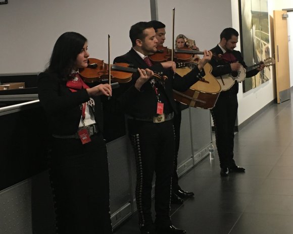 17 SpaceX 20 anniversary, Mariachas