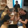 03 arm wrestle2