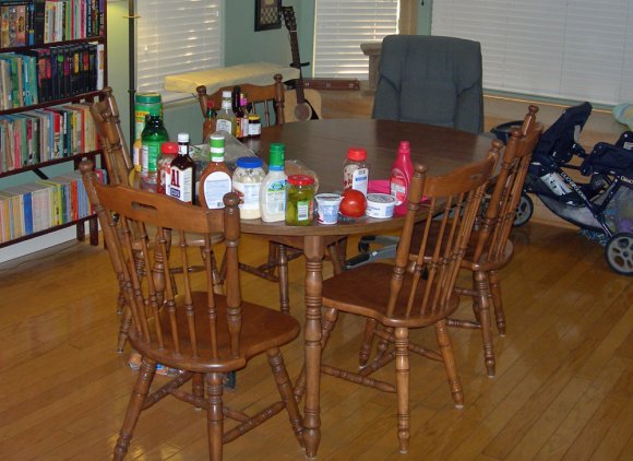 06 hannah set the table