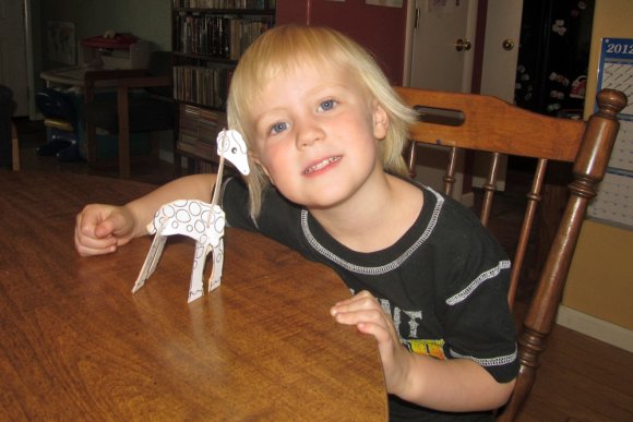 01 hannah giraffe