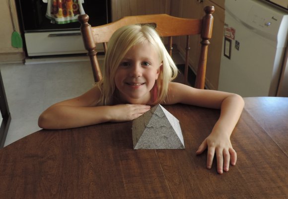 02 hannah pyramid