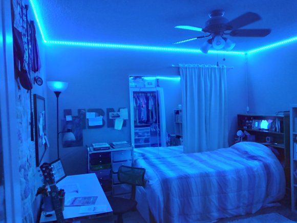 01 hannah's blue room