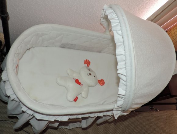 02 17 bassinet