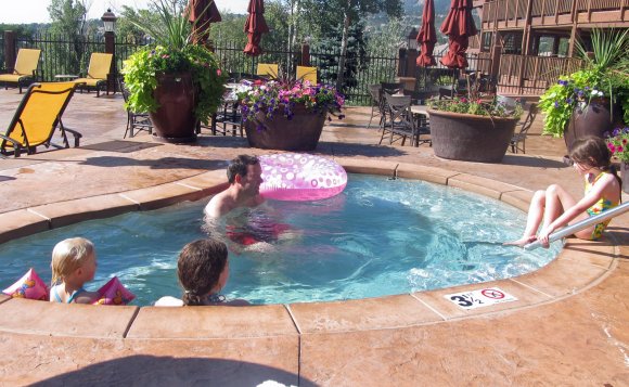32 hot tub