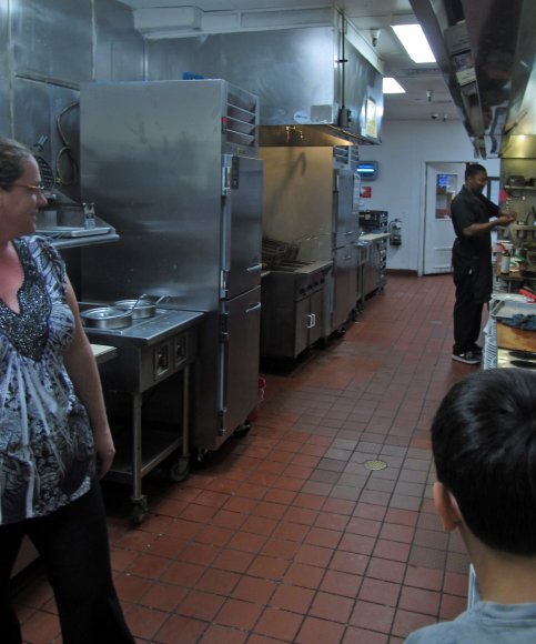 05 kitchen