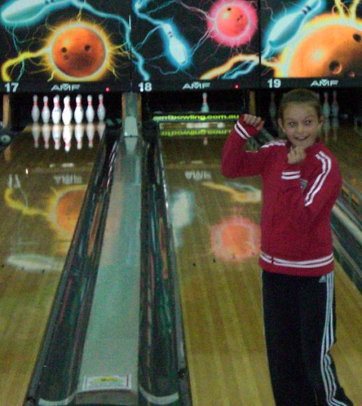 11 bowling alayna