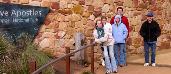 14 great ocean road 12 apostles sign becca kirsten lisa nate quentin