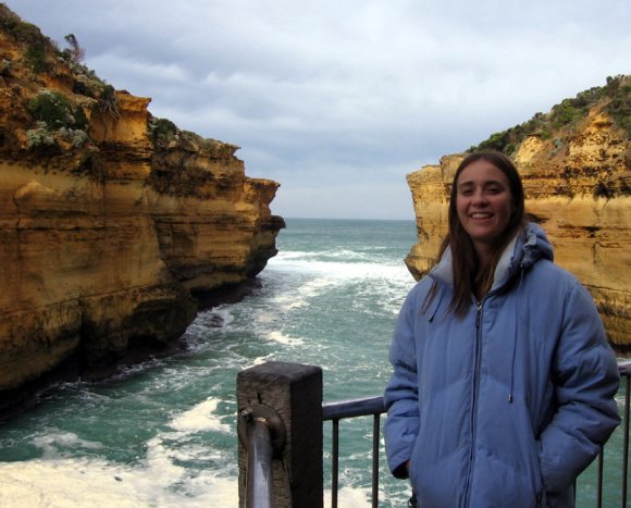 14 great ocean road thunder cave lisa