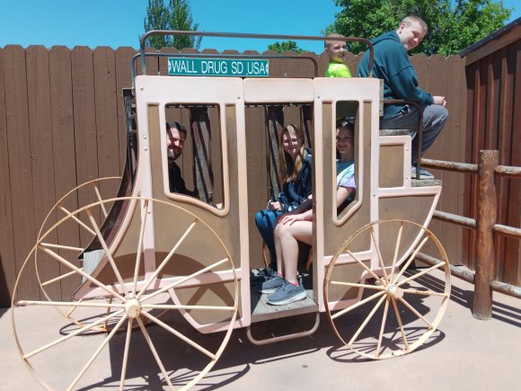 20 wall drug nate hannah ginny joel benjamin