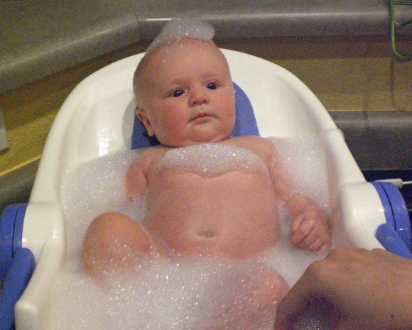 10 hannah first bubble bath